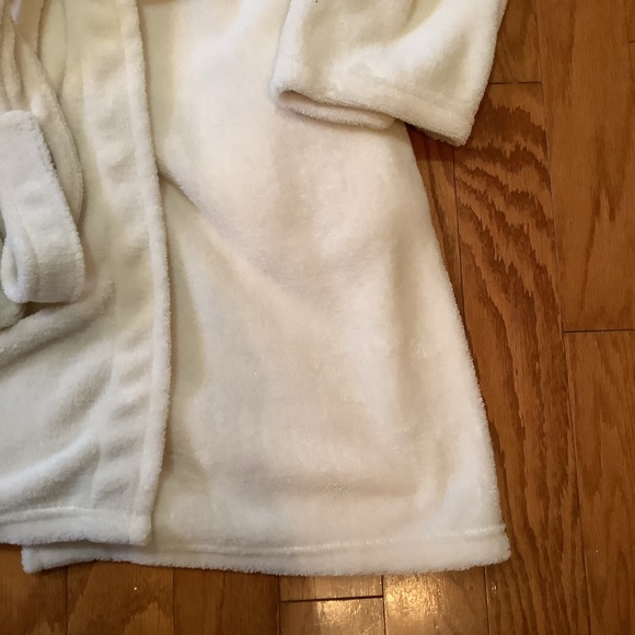 Hotel Spa Fluffy Fleece Robe - Picture 3 of 4